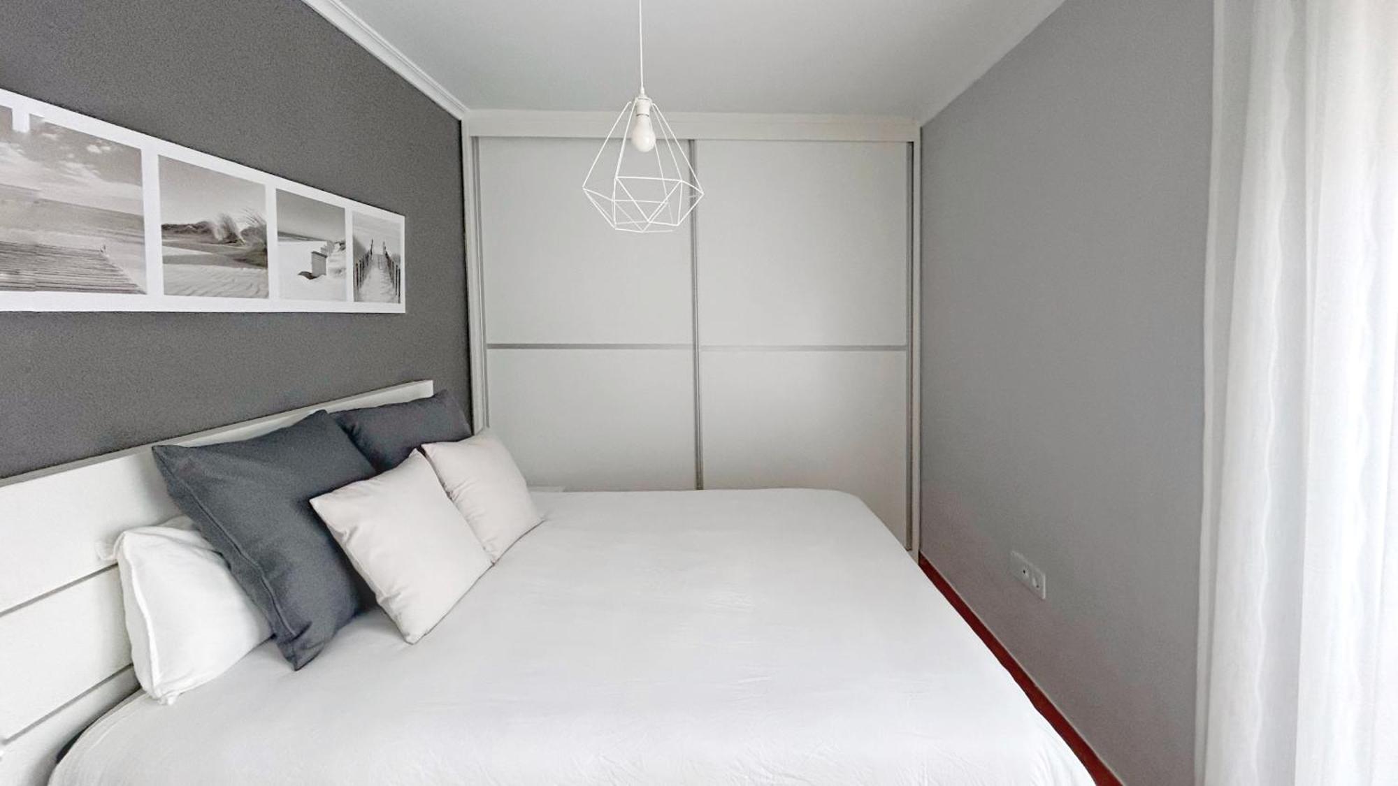 Comillas Bº Casasola - Residencial Lagos Azules - Netflix, Prime, Wifi & Free Indoor Parking 외부 사진