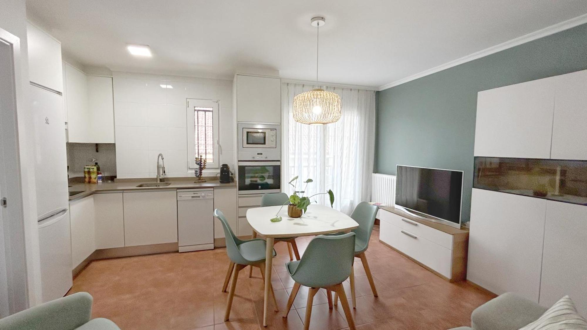 Comillas Bº Casasola - Residencial Lagos Azules - Netflix, Prime, Wifi & Free Indoor Parking 외부 사진