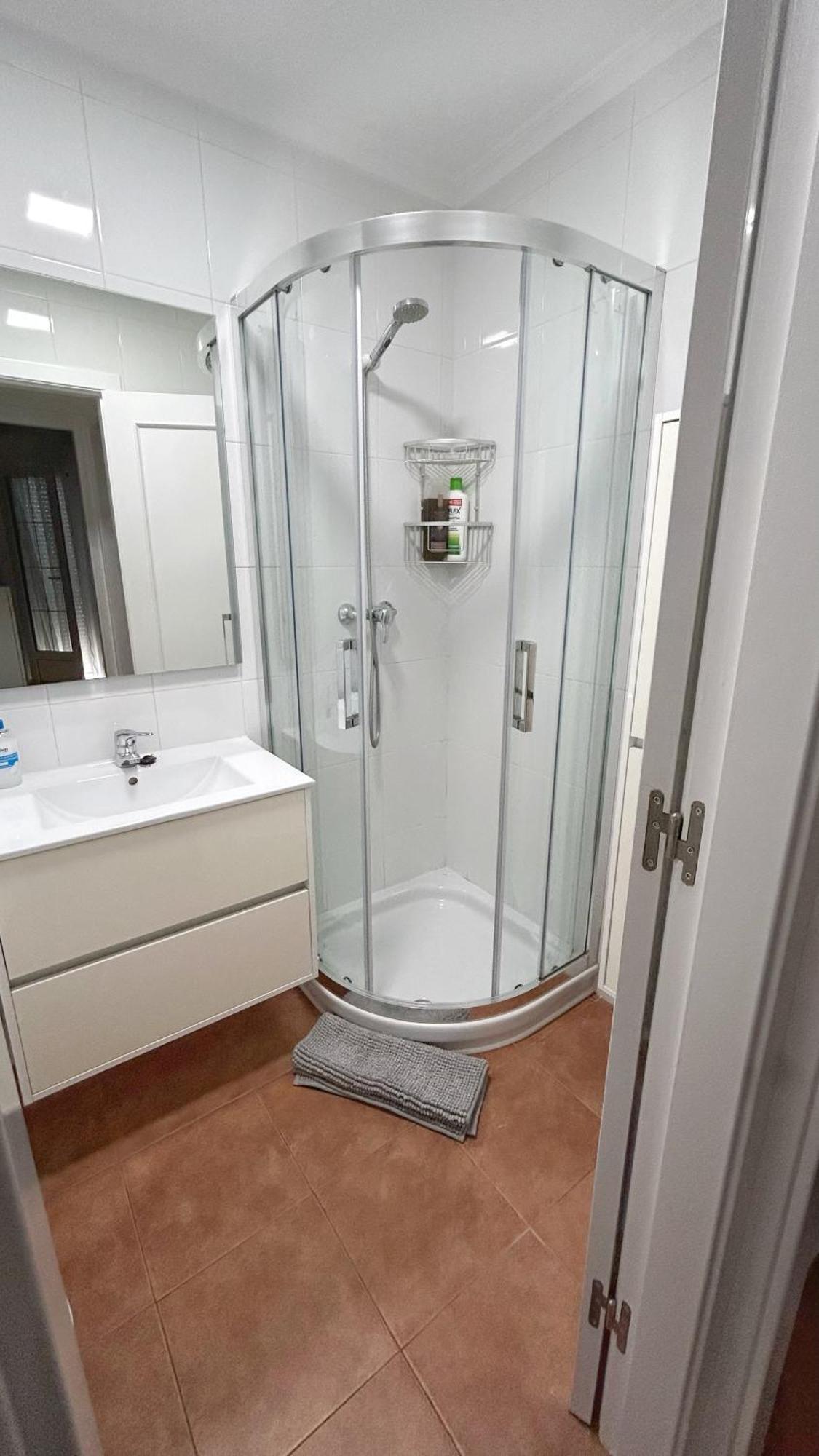 Comillas Bº Casasola - Residencial Lagos Azules - Netflix, Prime, Wifi & Free Indoor Parking 외부 사진