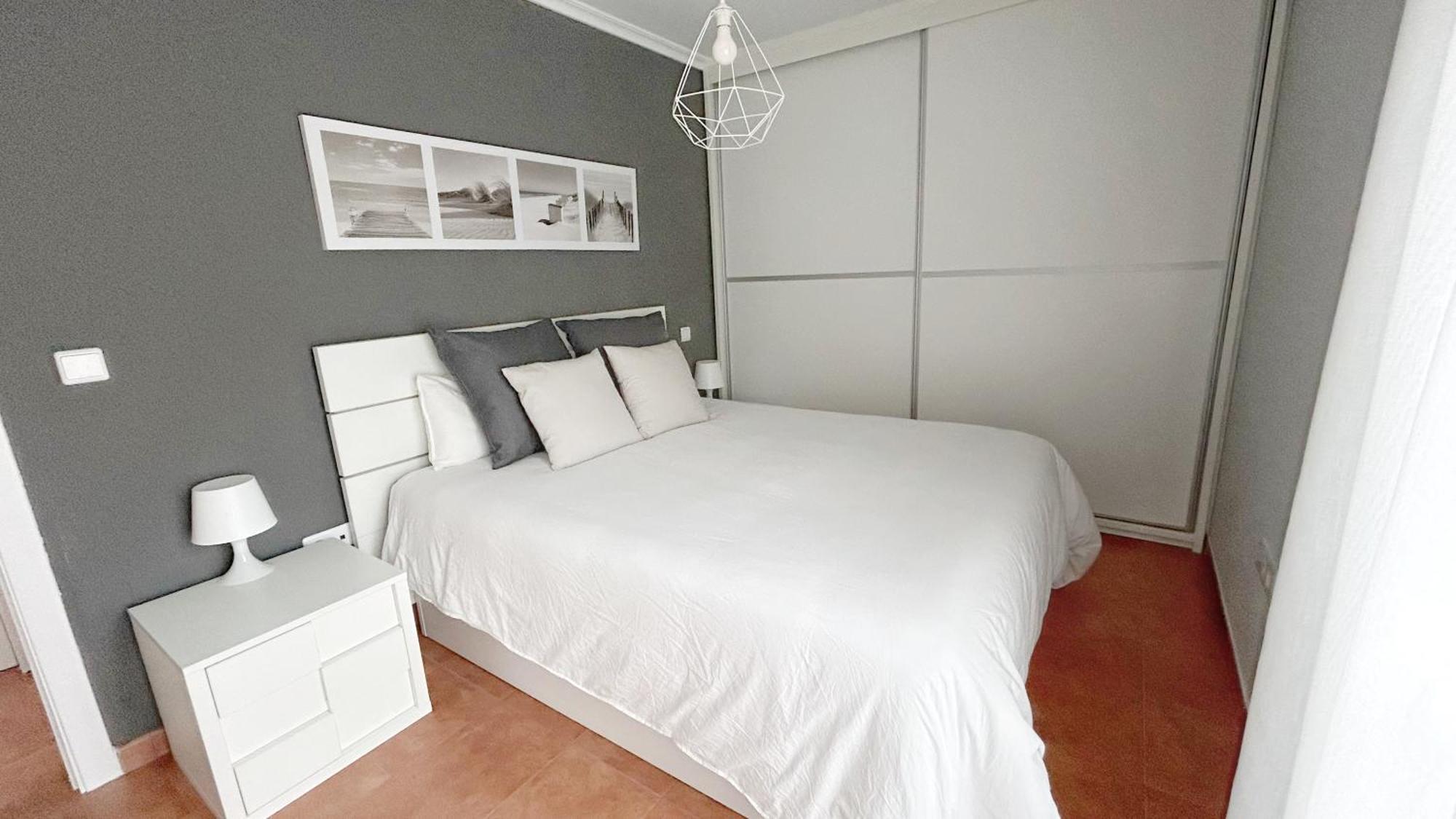 Comillas Bº Casasola - Residencial Lagos Azules - Netflix, Prime, Wifi & Free Indoor Parking 외부 사진
