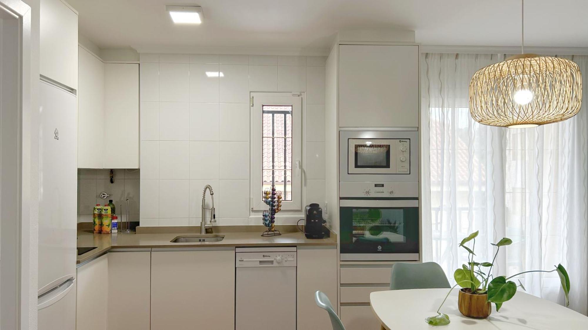 Comillas Bº Casasola - Residencial Lagos Azules - Netflix, Prime, Wifi & Free Indoor Parking 외부 사진