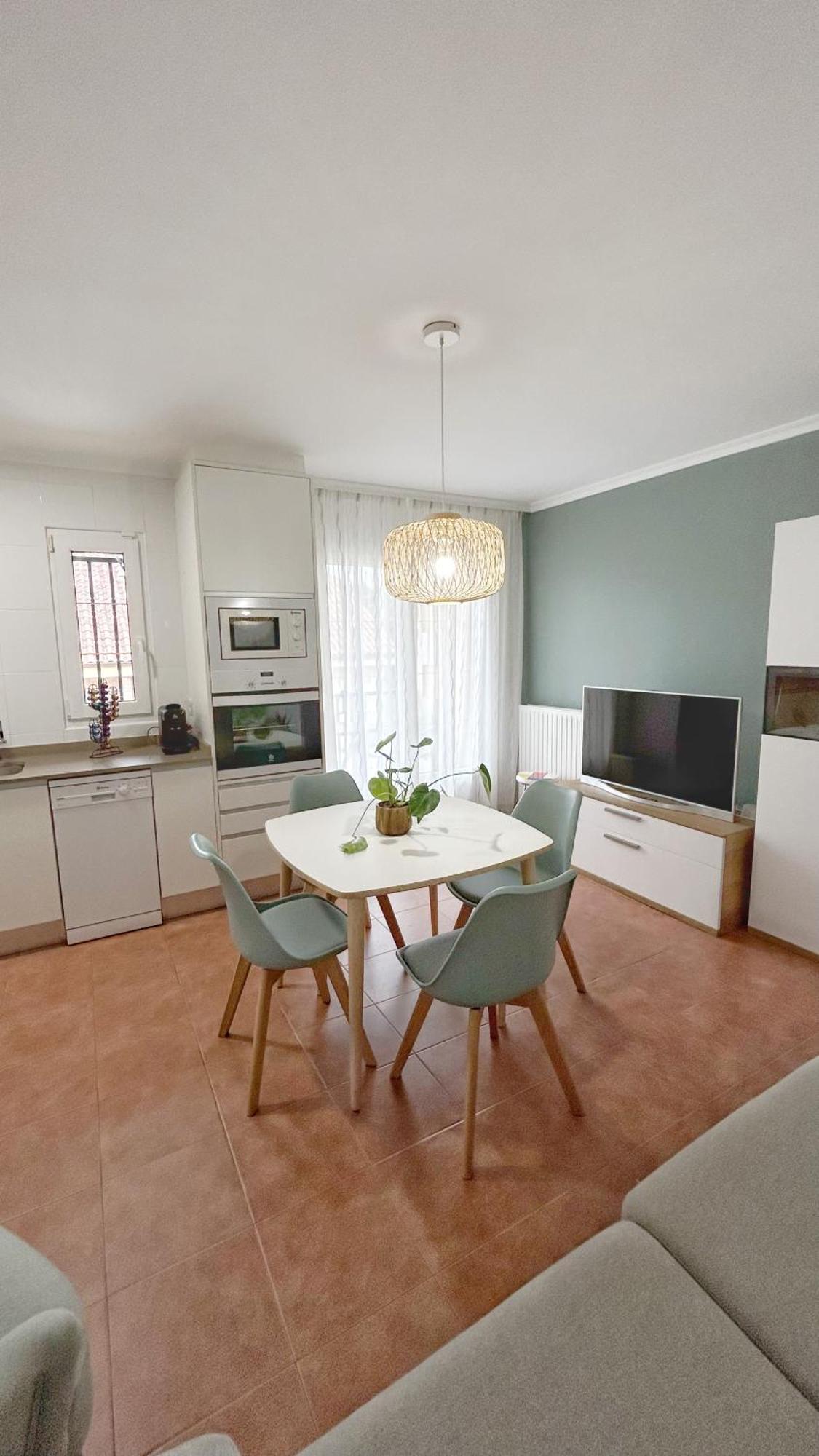 Comillas Bº Casasola - Residencial Lagos Azules - Netflix, Prime, Wifi & Free Indoor Parking 외부 사진