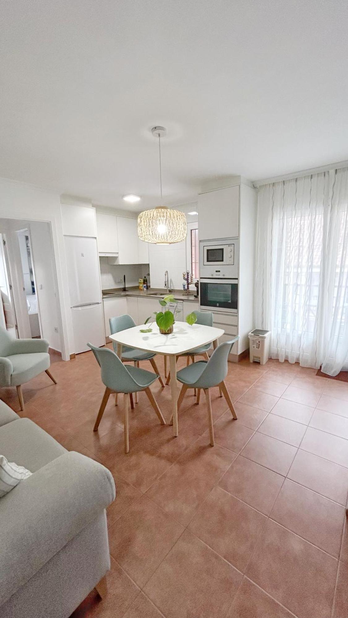Comillas Bº Casasola - Residencial Lagos Azules - Netflix, Prime, Wifi & Free Indoor Parking 외부 사진